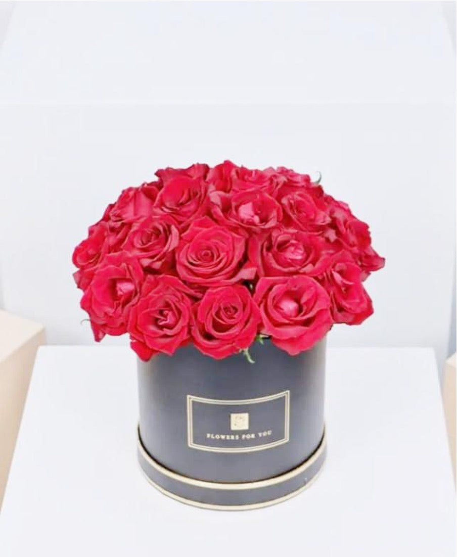 Red Rose Round Black Box